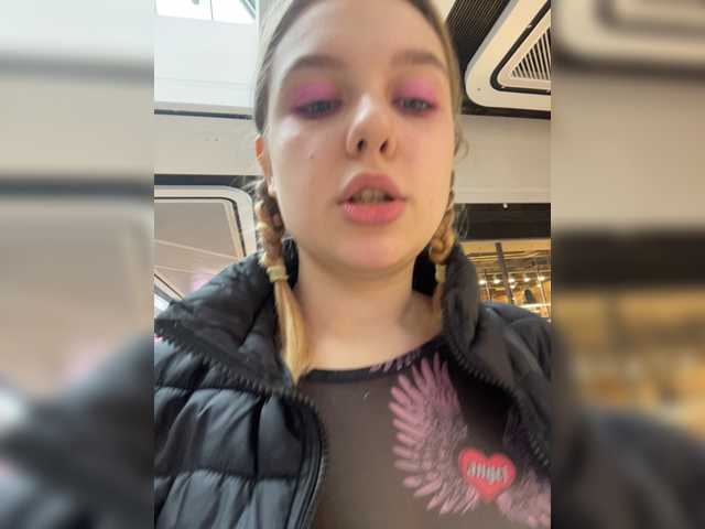 Live sex webcam photo for jucieLussie #274740675