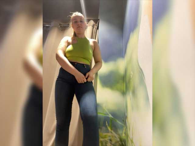 Live sex webcam photo for jucieLussie #276637282