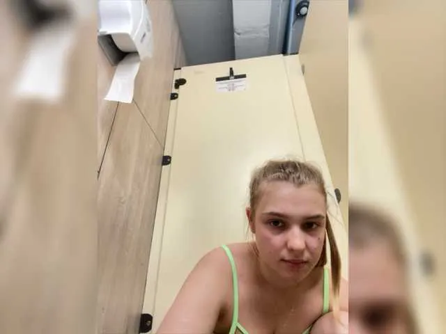 Live sex webcam photo for jucieLussie #278098636