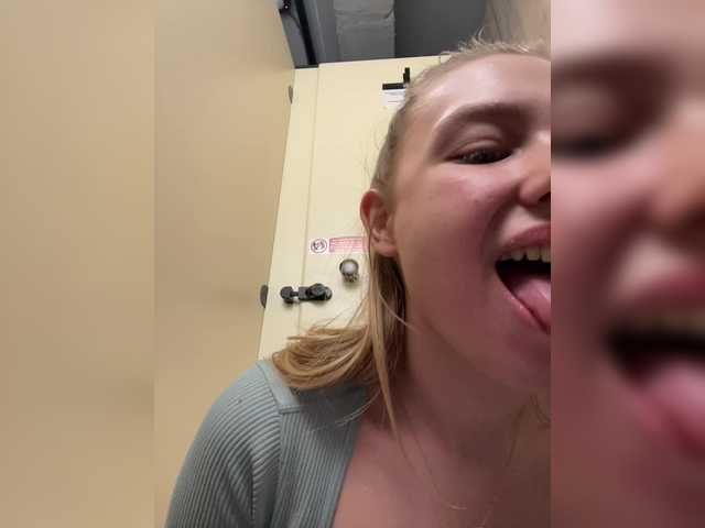 Live sex webcam photo for jucieLussie #278272434