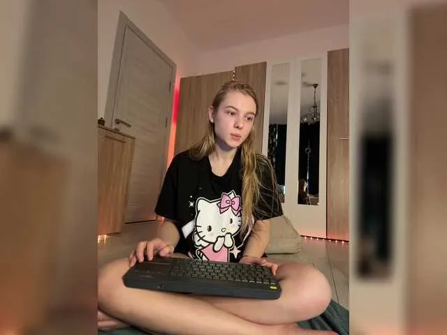 Live sex webcam photo for jucieLussie #290763772