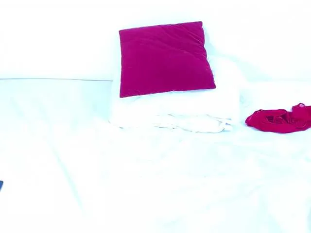 Live sex webcam photo for juicy-tits69 #277752718