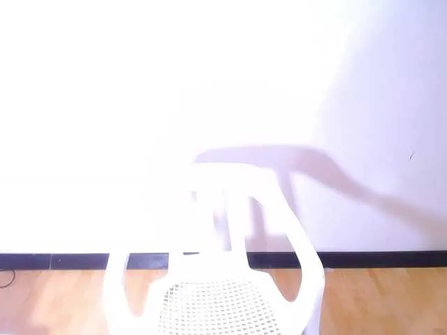 Live sex webcam photo for juicy-tits69 #290481827