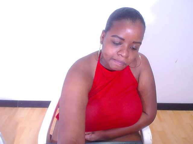 Live sex webcam photo for juicy-tits69 #290745413