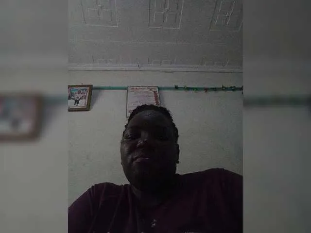 Live sex webcam photo for juicyass12 #277835212