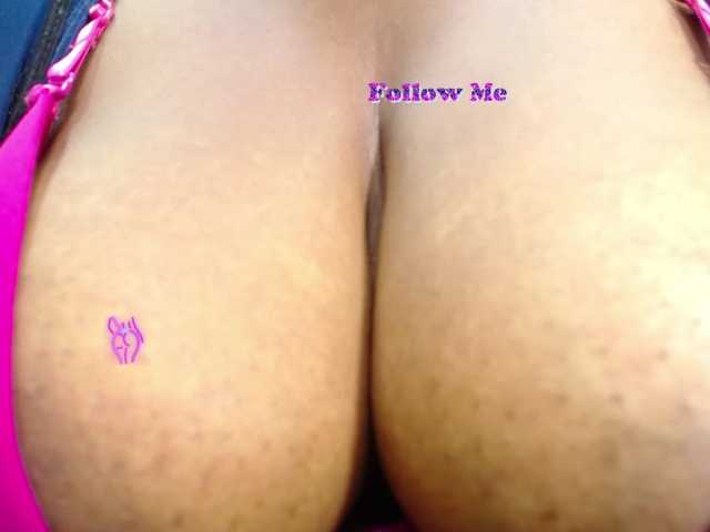 Live sex webcam photo for juicybrunette #275715666