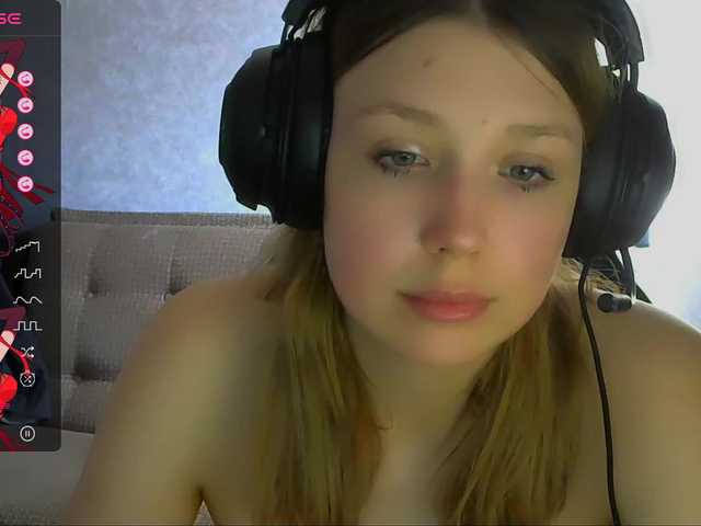 Live sex webcam photo for juicycherry777 #277658327