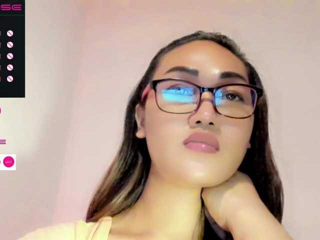 Live sex webcam photo for juicycumpinay #275687315