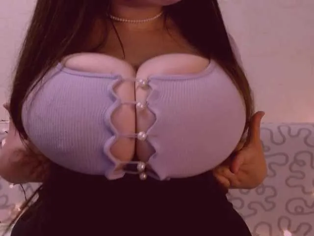 Live sex webcam photo for juliajam1 #292137941