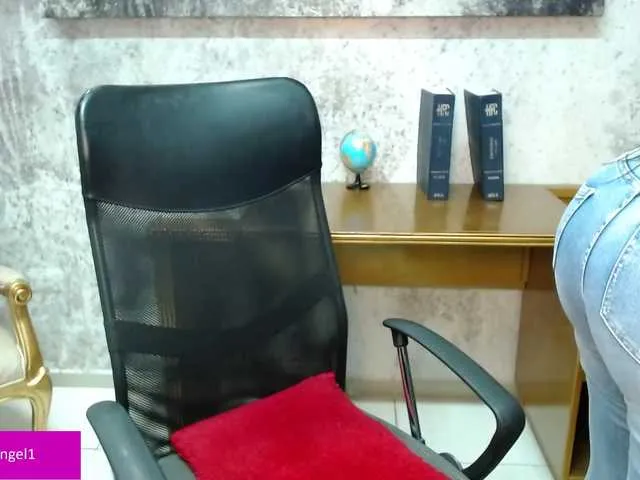 Live sex webcam photo for juliana-angel #274247936