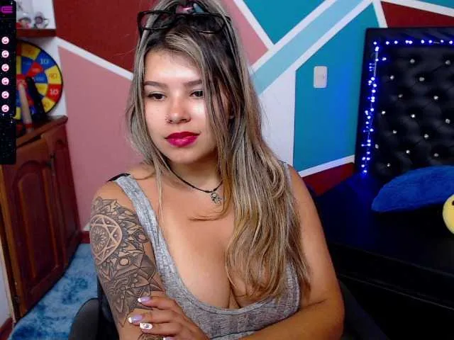 Live sex webcam photo for julianalopezX #271969578