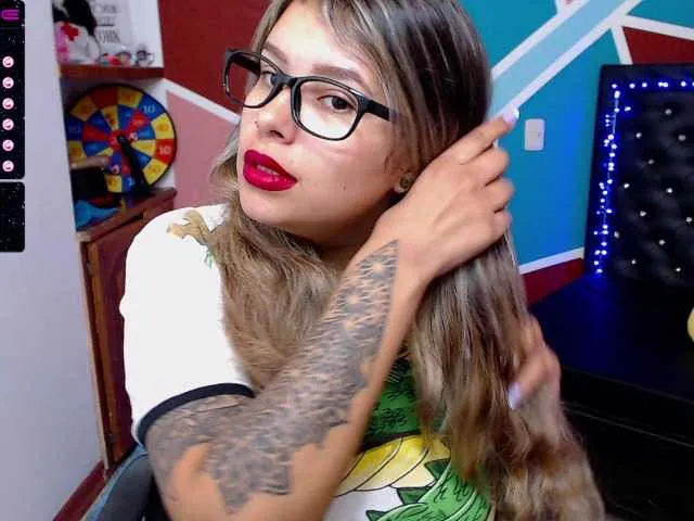 Live sex webcam photo for julianalopezX #271997115