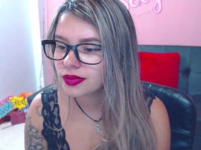 Live sex webcam photo for julianalopezX #272058441