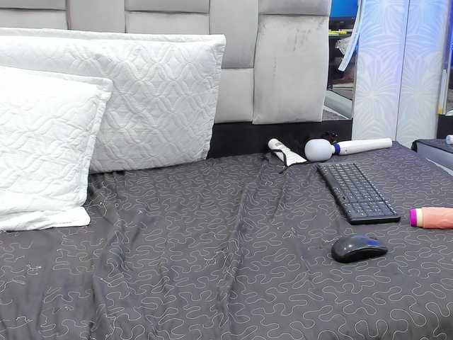 Live sex webcam photo for julieta-haze #273348960