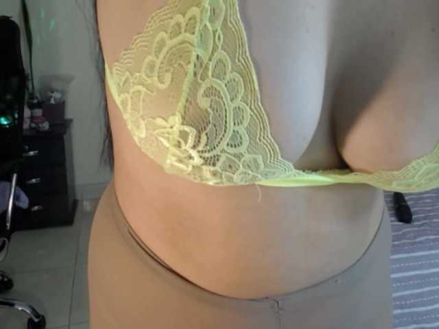 Live sex webcam photo for julietamanson1 #290793567