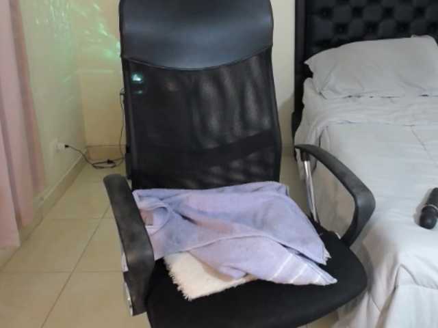 Live sex webcam photo for julietamanson1 #291037505