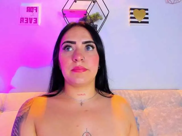 Live sex webcam photo for julietamiller69 #276639923