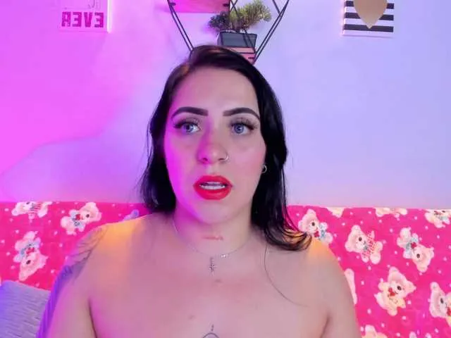 Live sex webcam photo for julietamiller69 #276765016