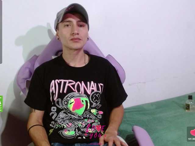 Live sex webcam photo for julieth-and-taiyler #290678709