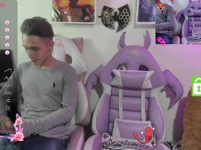 Live sex webcam photo for julieth-and-taiyler #291116233