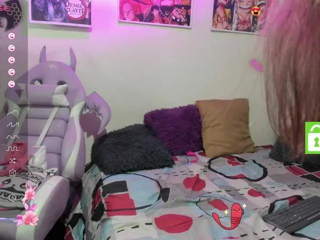 Live sex webcam photo for julieth-and-taiyler #291135396