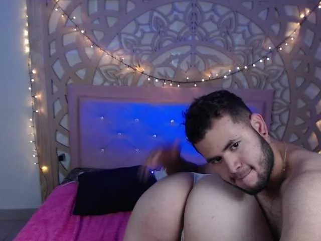 Live sex webcam photo for juliethandant #272703428