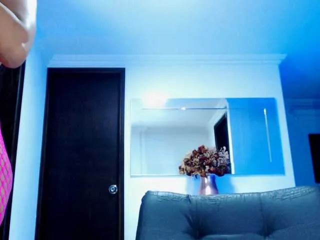 Live sex webcam photo for julietjohnson #291762347