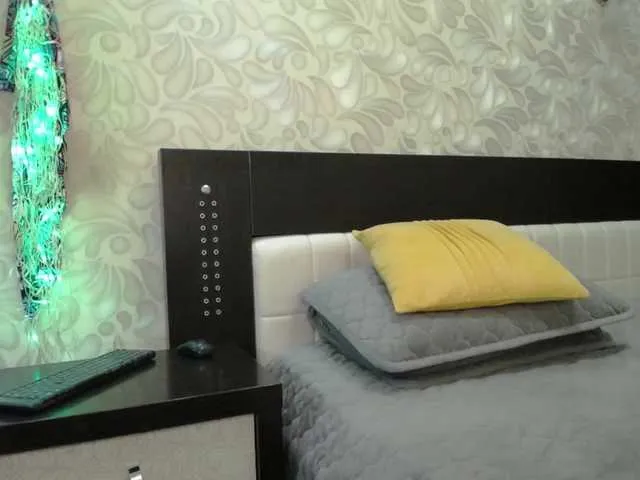 Live sex webcam photo for julllya #276631937