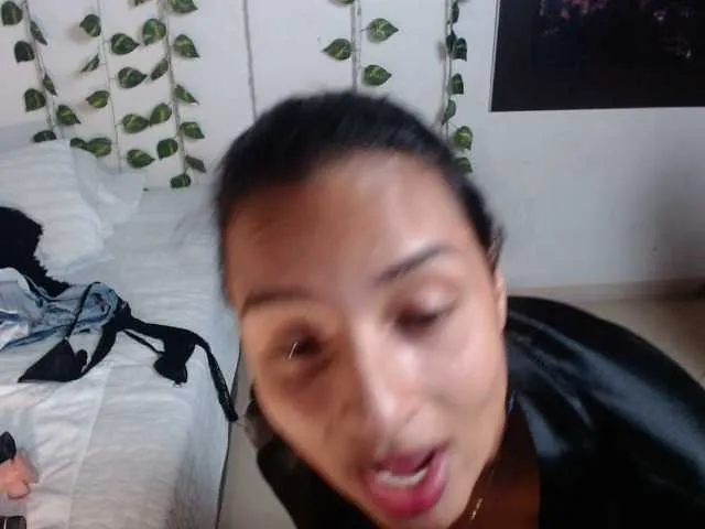 Live sex webcam photo for juls-mon #278158224