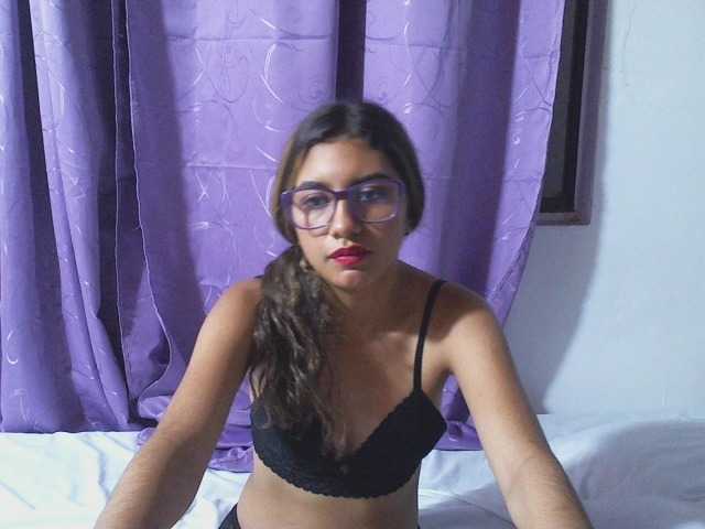 Live sex webcam photo for july-sexy #272028140