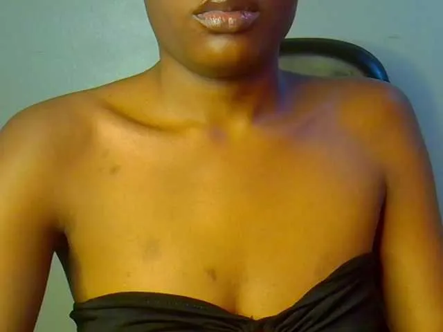 Live sex webcam photo for junea #275526200