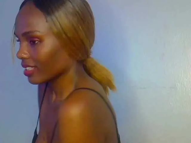Live sex webcam photo for junea #275975868