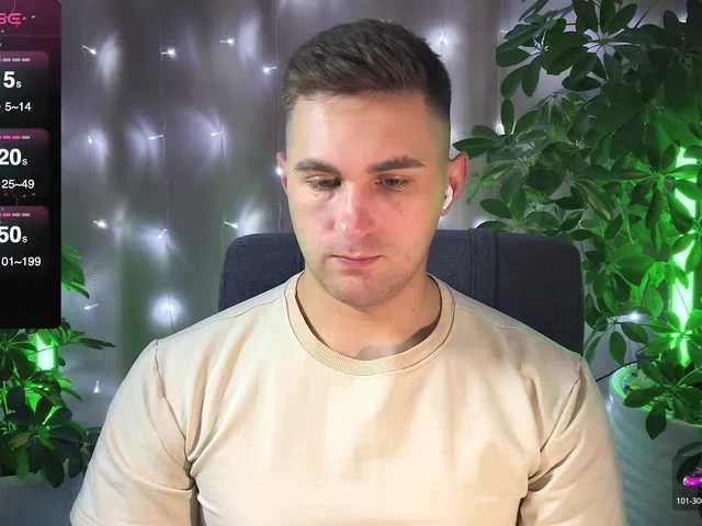 Live sex webcam photo for kOchka25 #290451937