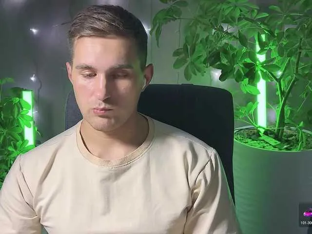 Live sex webcam photo for kOchka25 #290643170