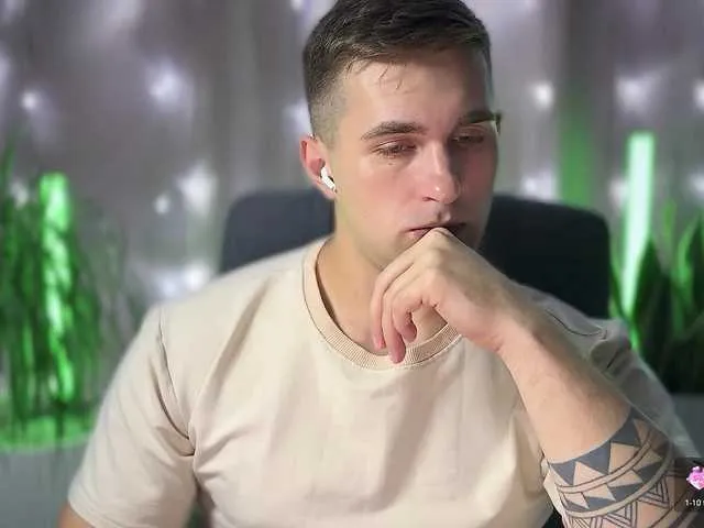 Live sex webcam photo for kOchka25 #290722922