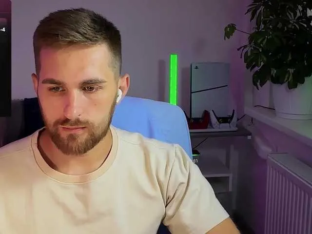 Live sex webcam photo for kOchka25 #291439345