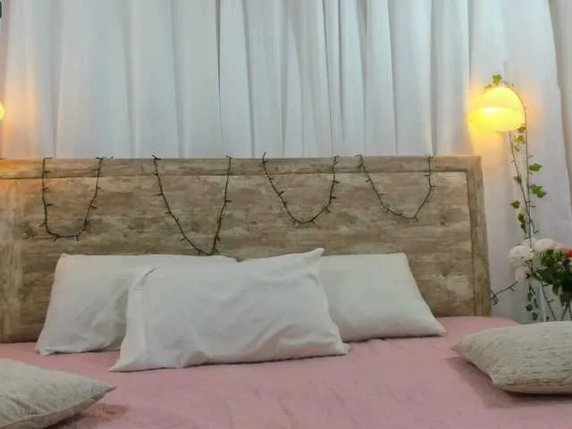 Live sex webcam photo for kaaatrinaa #272329635