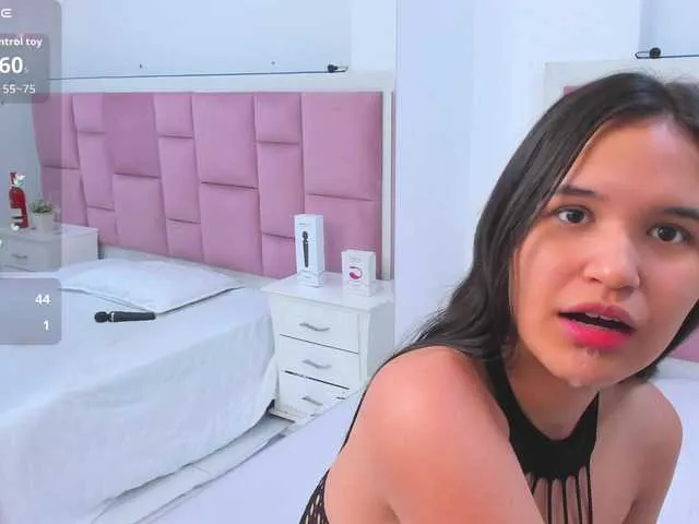 Live sex webcam photo for kailysweet1 #292033611