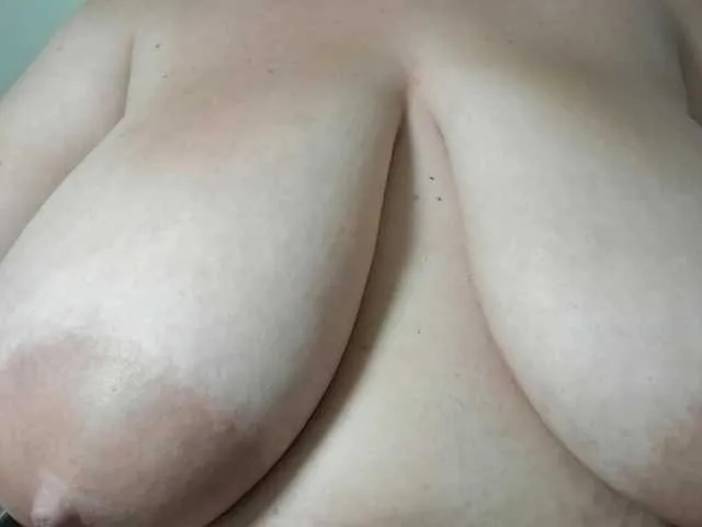 Live sex webcam photo for kainarodri10 #275908484