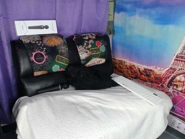 Live sex webcam photo for kalifa- #272974654