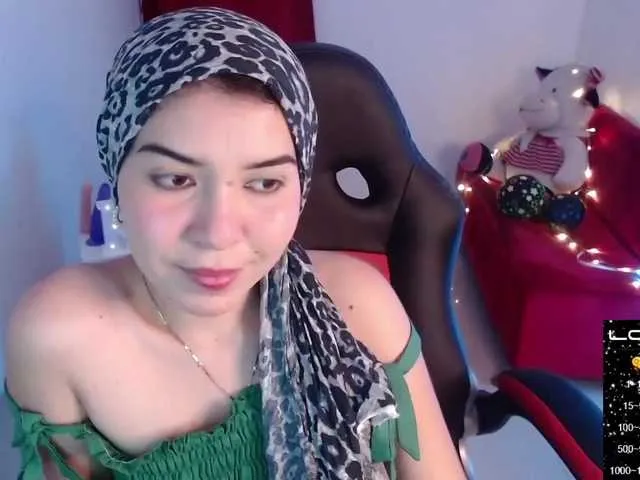 Live sex webcam photo for kalilaassad #272099258