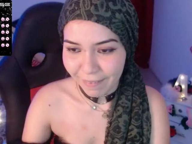 Live sex webcam photo for kalilaassad #272622261