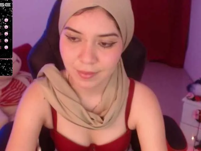 Live sex webcam photo for kalilaassad #272780452