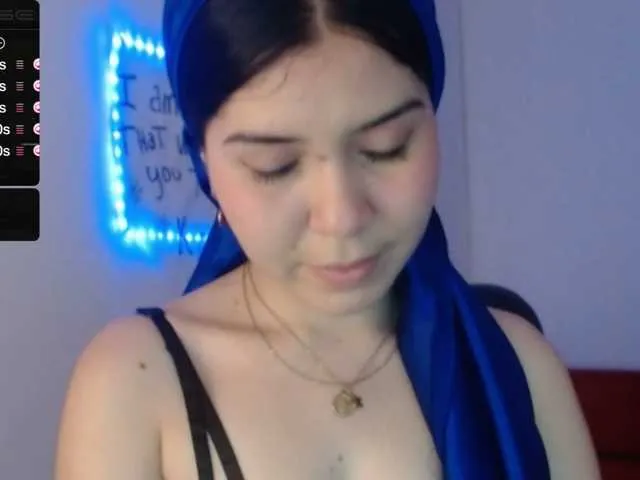 Live sex webcam photo for kalilaassad #272879459