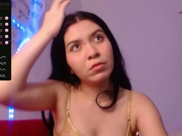 Live sex webcam photo for kalilaassad #272909879