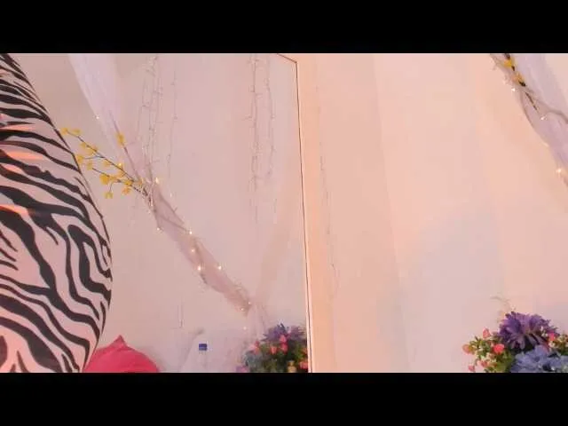Live sex webcam photo for kamila-arias #276682606