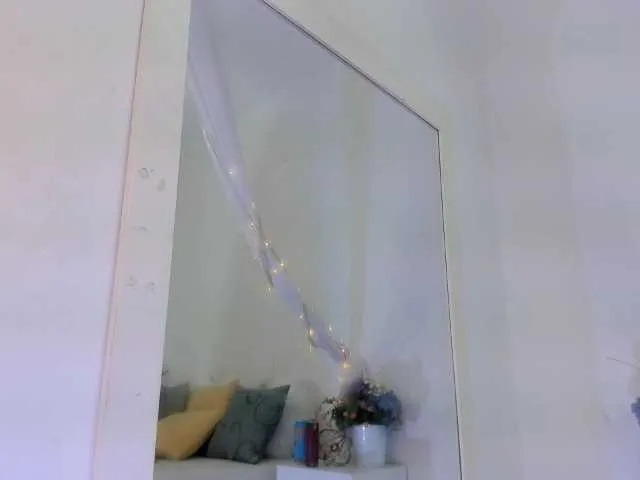 Live sex webcam photo for kamila-arias #277046170