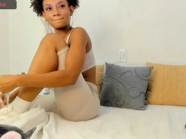 Live sex webcam photo for kamila-arias #277110447