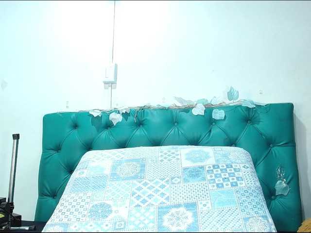 Live sex webcam photo for kandy95 #290706144