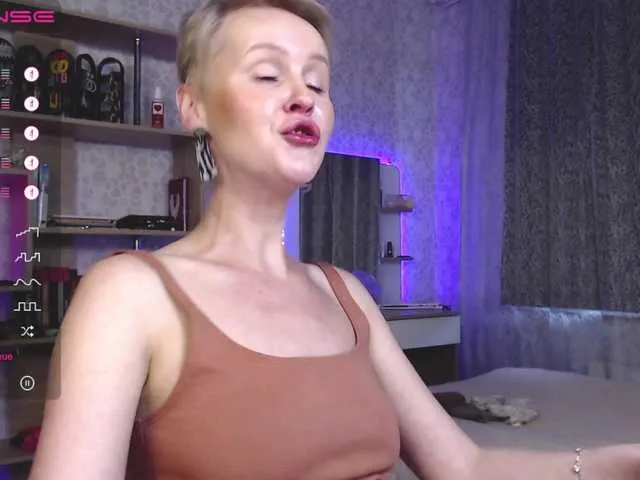 Live sex webcam photo for kara-queen #274020271